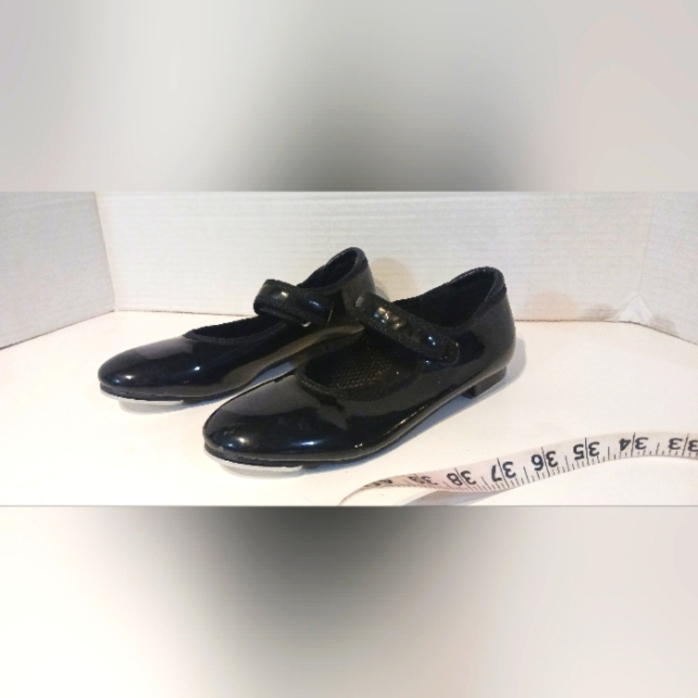Freestyle a Danskin Company Black Patent‎ Tap shoes  sz 1